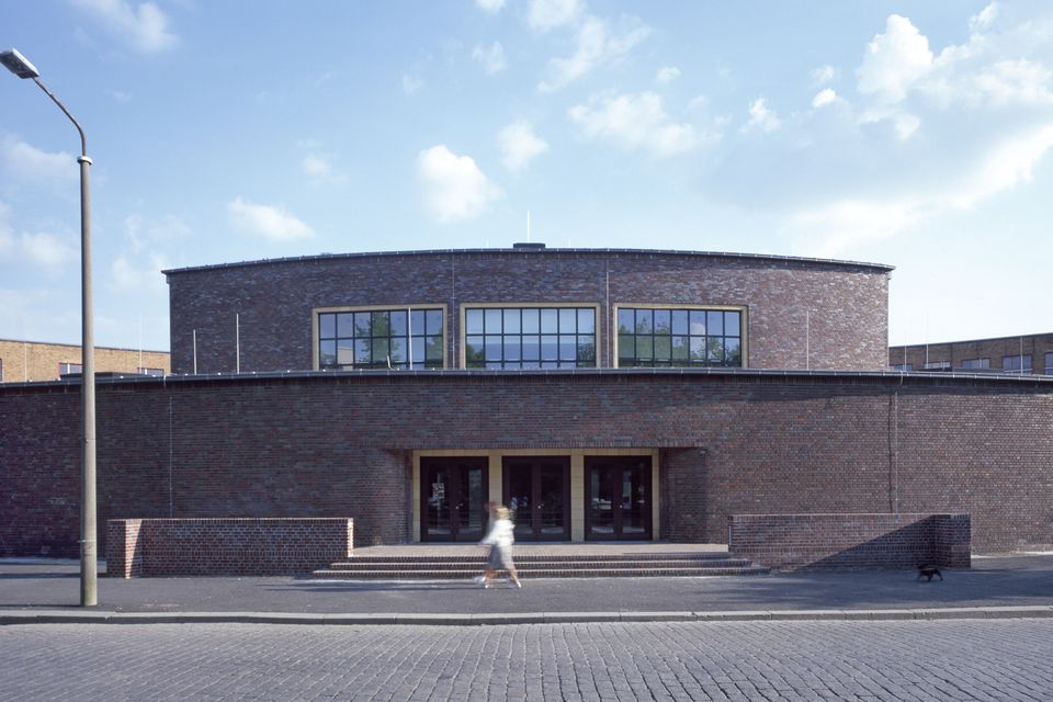 Max-Taut-Aula, Bild 1