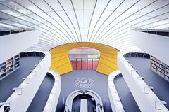 [Bild: Bibliothek für die Philologischen Fächer der FU Berlin]